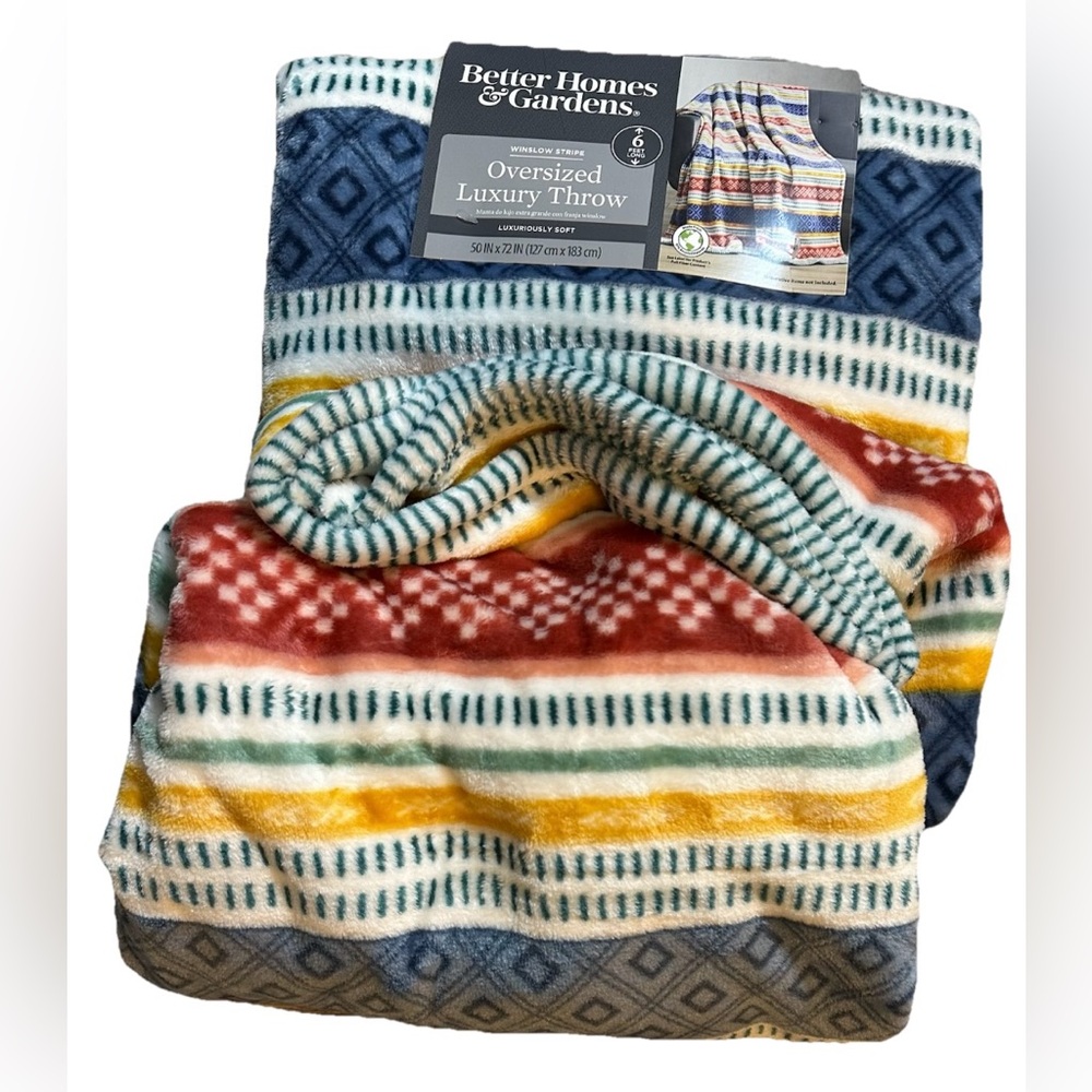Better Homes & Garden Oversized Luxury Throw. Super Super Soft!!